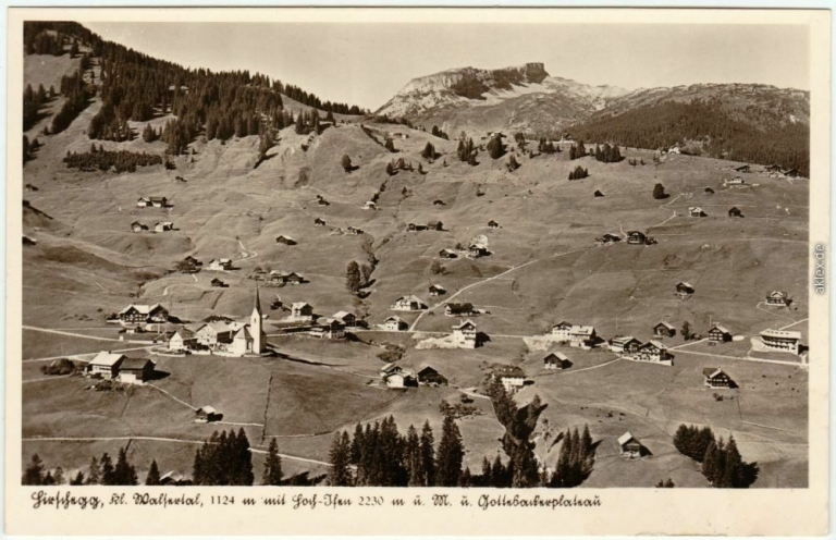 Foto von Hirschegg mit Ifen im Hintergrund 1900